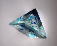 5 pyramide bleue